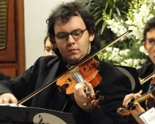 Sanremo, il violinista e poeta sanremese Kurtinovic pubblica “Amici Lontani – 12 pezzi difficili”