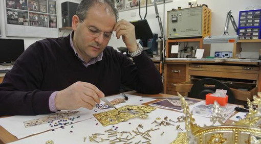 Il Maestro Michele Affidato premia con le sue opere i vincitori del Festival della Canzone Cristiana di Sanremo