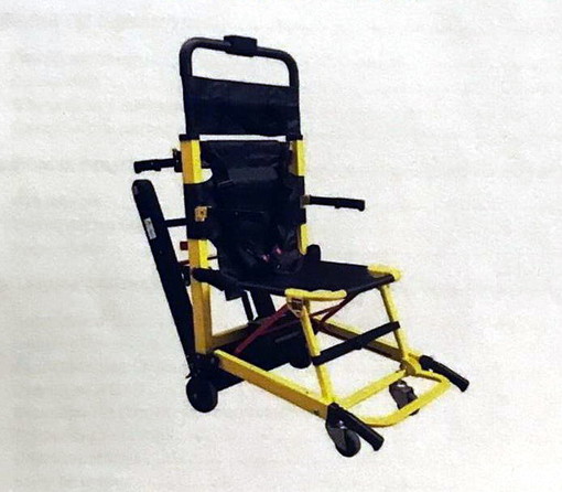 Ventimiglia: donata alla Croce Verde Intemelia una sedia montascale elettrica importante per il trasporto degli infermi Ventimiglia: donata alla Croce Verde Intemelia una sedia montascale elettrica importante per il trasporto degli infermi