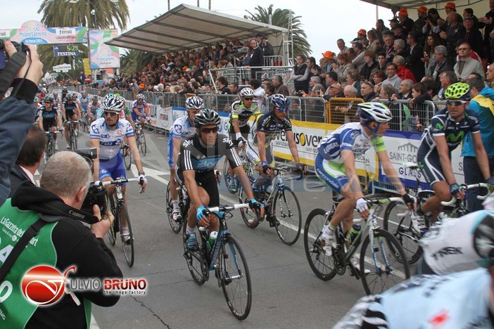 Arrivo della Milano-Sanremo in lungomare Calvino, Giuseppe e d'accordo con Giovanni