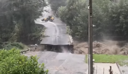 Strade interrotte, ponti crollati, persone disperse: dramma nel Dipartimento delle Alpi Marittime (Video) Strade interrotte, ponti crollati, persone disperse: dramma nel Dipartimento delle Alpi Marittime (Video)