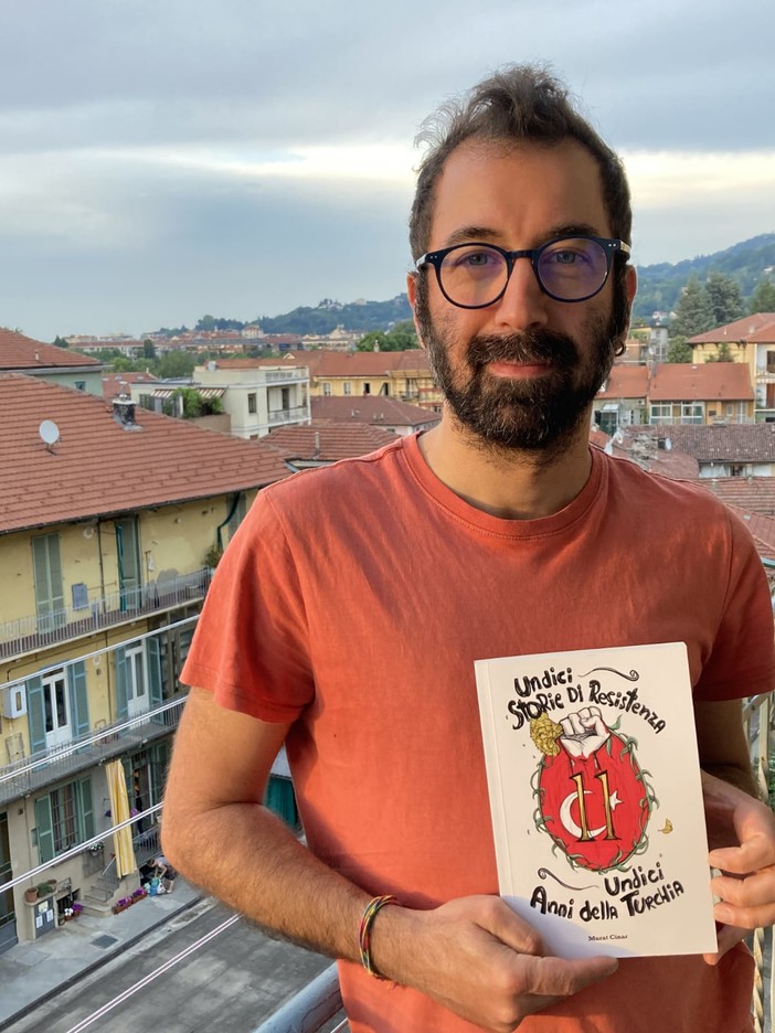 Murat Çinar presenta a Imperia "11 storie di resistenza, 11 anni della Turchia"