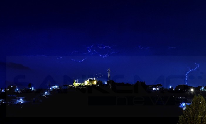Dalla Francia cresce la preoccupazione per la perturbazione in arrivo: Meteo France va in 'rosso'