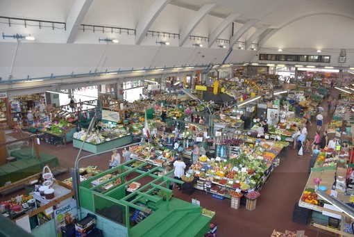 Sanremo: presentata ieri al Comune la proposta per lo spostamento dei banchi durante i lavori al mercato annonario