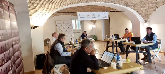 Concorso 'Masters of Olive Oil International Contest 2023': partite le sessioni di assaggio a Dolceacqua Concorso 'Masters of Olive Oil International Contest 2023': partite le sessioni di assaggio a Dolceacqua