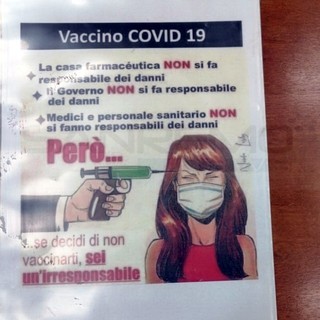 Bordighera: tornano a colpire i 'no vax', stanotte affissi manifestini all'ingresso dell'ospedale 'Saint Charles' (Foto)