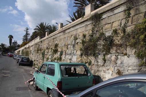 Sanremo: i ‘new jersey’ antiterrorismo come parapetto provvisorio al Sud Est. Intanto la vicenda è stata ricostruita nei dettagli (Foto) Sanremo: i ‘new jersey’ antiterrorismo come parapetto provvisorio al Sud Est. Intanto la vicenda è stata ricostruita nei dettagli (Foto)