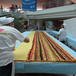 Compleanno della galleria commerciale: la 'mega' torta sarà della pasticceria Trucco di Imperia