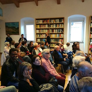 Ventimiglia: presentato da 'We world' e 'Popoli in Arte' il progetto di sostegno ai migranti in transito (foto e video)