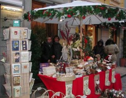 Imperia: dal 14 al 24 dicembre, mercatini di Natale sotto i portici di Via della Repubblica Imperia: dal 14 al 24 dicembre, mercatini di Natale sotto i portici di Via della Repubblica