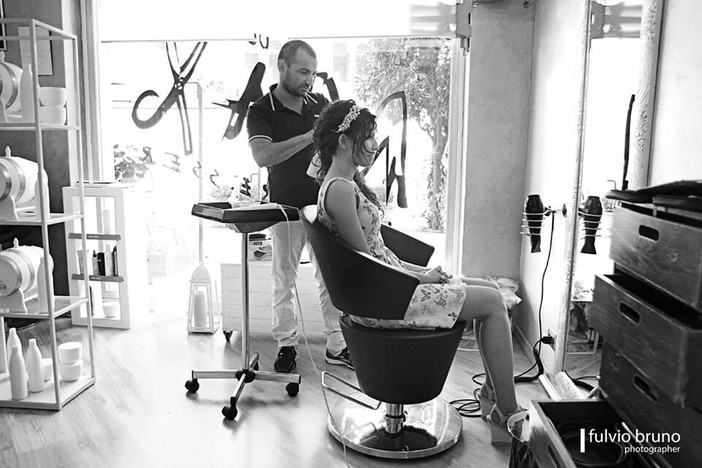Tutti o quasi tutti i segreti sui ricci by Max Hairdresser Tutti o quasi tutti i segreti sui ricci by Max Hairdresser