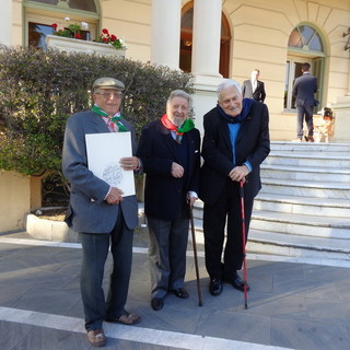 Imperia: Medaglia della Liberazione, il riconoscimento ieri anche ai partigiani dell'ANPI di Bordighera Imperia: Medaglia della Liberazione, il riconoscimento ieri anche ai partigiani dell'ANPI di Bordighera