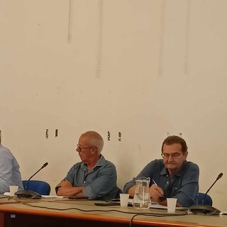 Consiglio comunale, Bordighera mette in vendita i parcheggi dell’autorimessa di via Canova