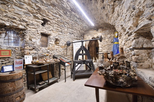 Seborga: inaugurazione del Museo della Zecca e del Museo dei Luigini e il raduno d’auto d’epoca 'Memorial Mirko Rondelli' Seborga: inaugurazione del Museo della Zecca e del Museo dei Luigini e il raduno d’auto d’epoca 'Memorial Mirko Rondelli'