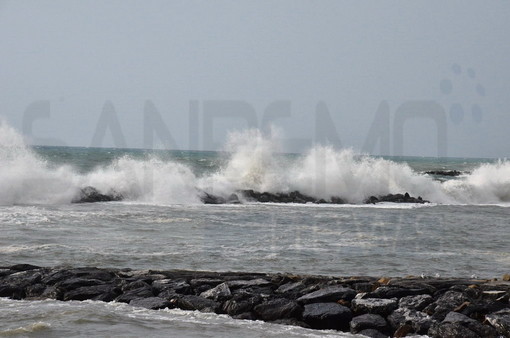 Maltempo sul ponente ligure: persiste l'avviso di vigilanza 2 (arancio) e pioverà almeno fino a sabato Maltempo sul ponente ligure: persiste l'avviso di vigilanza 2 (arancio) e pioverà almeno fino a sabato