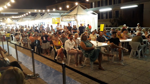 Sanremo: affluenze record nel primo fine settimana del 51° MOAC in corso di svolgimento al Palafiori Sanremo: affluenze record nel primo fine settimana del 51° MOAC in corso di svolgimento al Palafiori