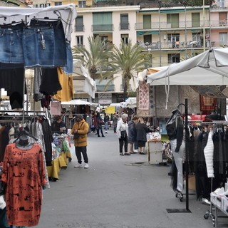 Il mercato di piazza Eroi