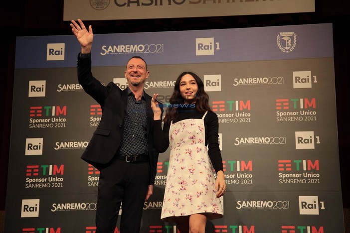 Amadeus in sala stampa al Casinò di Sanremo Amadeus in sala stampa al Casinò di Sanremo
