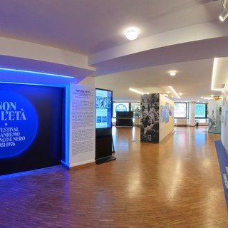 “Non ha l’età”: il Festival di Sanremo delle origini rivive in bianco e nero. Mostra prorogata fino al 2 gennaio 2026