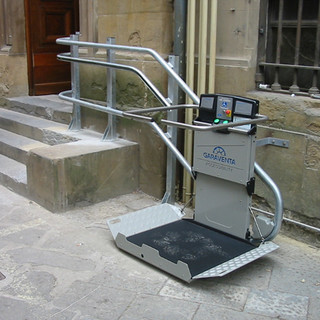 Sanremo, ripristinato il servoscala di via Volta: a breve un sopralluogo del Comune Sanremo, ripristinato il servoscala di via Volta: a breve un sopralluogo del Comune