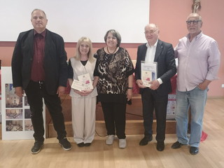 La vincitrice assieme a Marco Scullino, Pia Viale, Giorgio Oddone e Gianni Rebaudo La vincitrice assieme a Marco Scullino, Pia Viale, Giorgio Oddone e Gianni Rebaudo