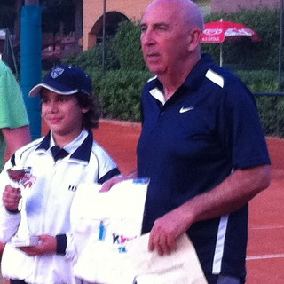 Tennis: Under 13, l'atleta della Usd Taggese Michele Cesari vince la tappa del circuito nazionale Kinder+Sport Tennis: Under 13, l'atleta della Usd Taggese Michele Cesari vince la tappa del circuito nazionale Kinder+Sport