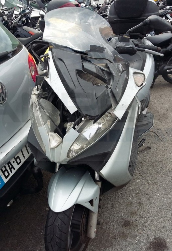 Ventimiglia: francese fugge su uno scooter rubato a Sanremo, la moto è inutilizzabile e da demolire