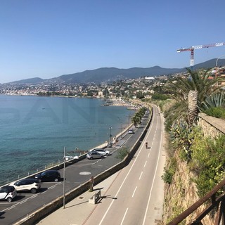 Sanremo: sulla pista ciclabile tornano le colonnine di sicurezza, in arrivo anche una sessantina di telecamere in HD. C’è l’ok della Giunta Sanremo: sulla pista ciclabile tornano le colonnine di sicurezza, in arrivo anche una sessantina di telecamere in HD. C’è l’ok della Giunta