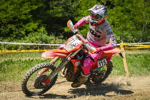 Enduro Major, Dall’Ava trionfa a Bosio dopo un duello spettacolare e riapre la corsa al titolo italiano Enduro Major, Dall’Ava trionfa a Bosio dopo un duello spettacolare e riapre la corsa al titolo italiano