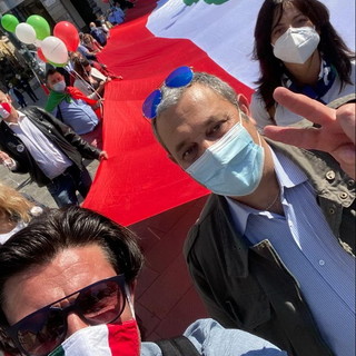 Genova invasa dal Tricolore più lungo della Liguria: Iacobucci “Oggi Fratelli d’Italia protagonista della manifestazione”
