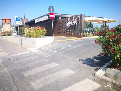 Imperia: il posteggio del McDonald's diventa accessibile solo per le autovetture su proposta dell'assessore Gagliano, "Obiettivo garantire maggiore sicurezza della circolazione"