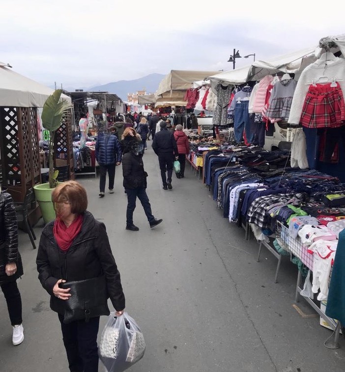 Le immagini dal mercato di Bordighera