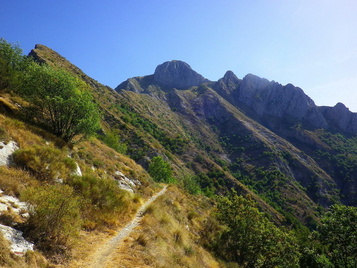 Domenica prossima nuova escursione nel Parco Naturale delle Alpi Liguri con Antonella Piccone