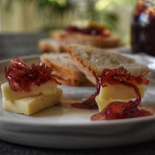 La ricetta #nosprechi de I Deplasticati: oggi prepariamo la marmellata di cipolle