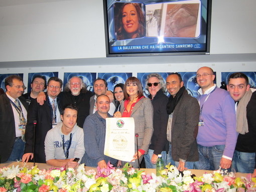 Festival: i Matia Bazar ritirano il premio del circuito "Le 100 radio" Festival: i Matia Bazar ritirano il premio del circuito "Le 100 radio"