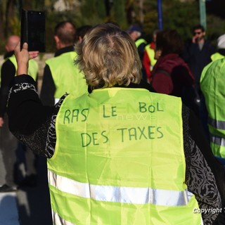 Francia: continuano le proteste dei 'Gilet Jaunes': nel weekend preoccupazione dei commercianti transalpini