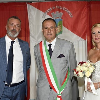 Vallecrosia: Monica Scavino si è sposata con Marco Veneziano, il matrimonio celebrato dall'ex Comandante di Monica (Foto)