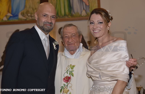 Il presidente dell’A.N.C. di Sanremo Marcello Coppola e l'avvocato Claudia Rodini oggi sposi
