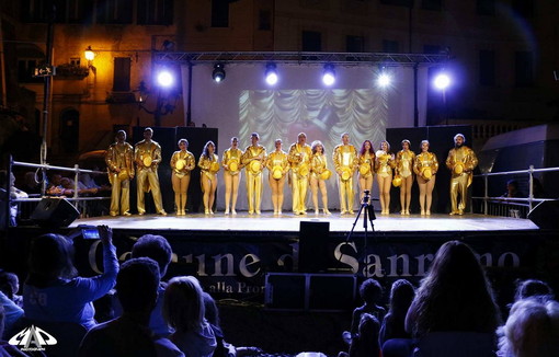 Sanremo: piazza San Siro gremita ieri sera per lo spettacolo 'Musical i love you' (Foto)
