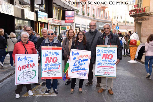Sanremo: “No ai missili e alle bombe”, il 1° maggio manifestazione per la pace in piazza Colombo Sanremo: “No ai missili e alle bombe”, il 1° maggio manifestazione per la pace in piazza Colombo