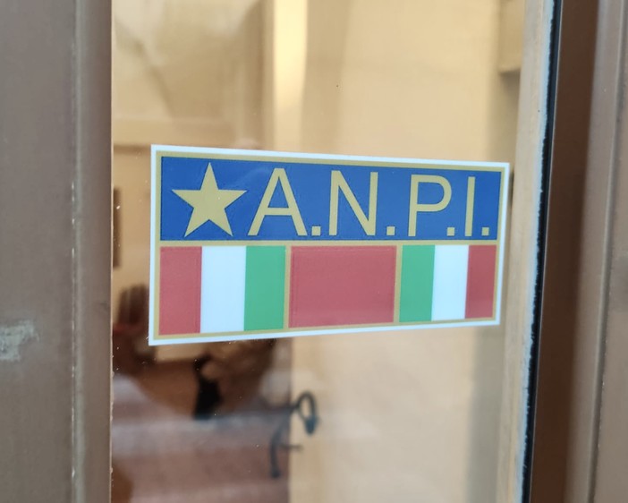 Bordighera: 25 Aprile, nella sede ANPI-UCD una mostra di pubblicazioni sulla Giornata della Liberazione Bordighera: 25 Aprile, nella sede ANPI-UCD una mostra di pubblicazioni sulla Giornata della Liberazione