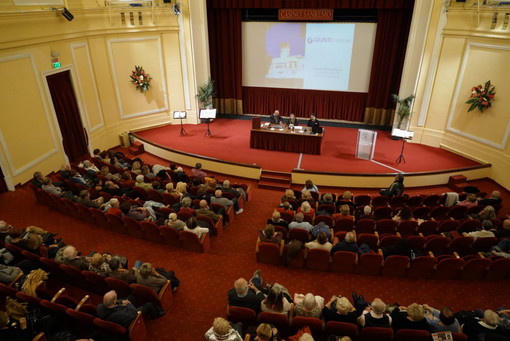 Sanremo: grande partecipazione ai ‘Martedì Letterari’ per l’appuntamento con ‘Leonardo da Vinci e i suoi 100 disegni’ (Foto) Sanremo: grande partecipazione ai ‘Martedì Letterari’ per l’appuntamento con ‘Leonardo da Vinci e i suoi 100 disegni’ (Foto)