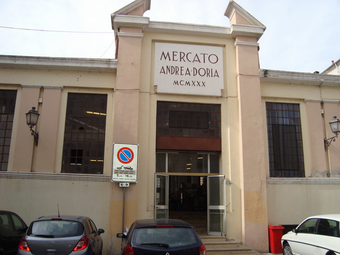 Imperia: i commercianti del mercato coperto hanno vinto, avranno la 'rampa' per i diversamente abili