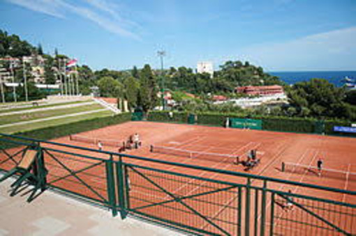 Tennis. A Montecarlo brilla Silvano Bosio nella categoria over 65 Tennis. A Montecarlo brilla Silvano Bosio nella categoria over 65