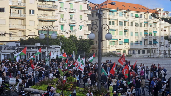 Sanremo: manifestazione 'Pro-Palestina', il Team Vannacci "Tra ordini del giorno, bandiere di partito e il solito copione"