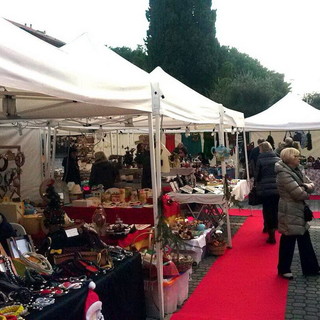 San Bartolomeo al Mare: con il 'Mercatino di Natale' sono iniziate le manifestazioni per il fine anno