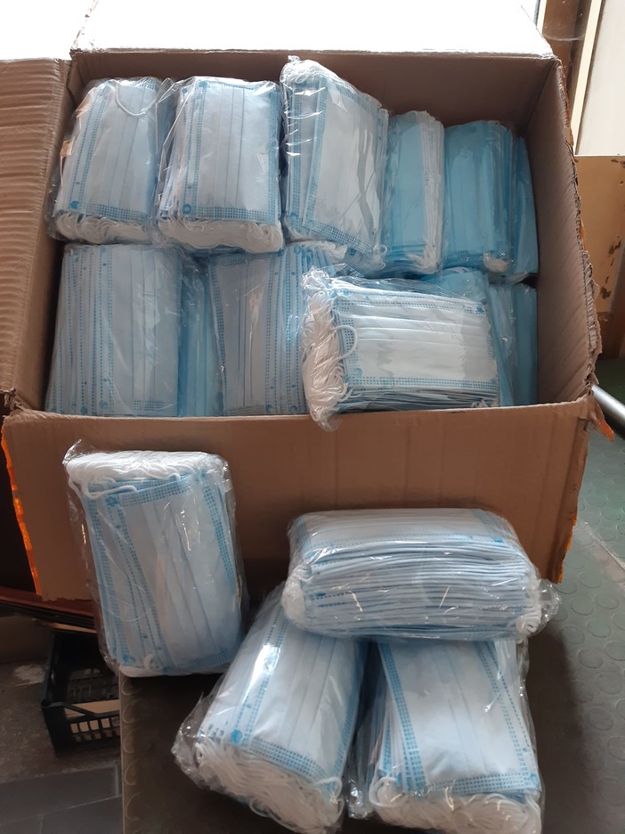 Le mascherine donate dal gruppo “Ponente in movimento”