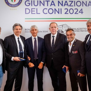 Ventimiglia: Marco Cornacchia con l’equipaggio del Moro di Venezia insigniti della medaglia d‘oro al valore atletico del CONI