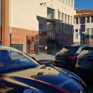 Imperia: nessun commento stamattina all'ingresso al 'Marconi' dopo l'arresto della Preside Anna Rita Zappulla (Foto e Video) Imperia: nessun commento stamattina all'ingresso al 'Marconi' dopo l'arresto della Preside Anna Rita Zappulla (Foto e Video)