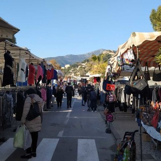 Le immagini dal mercato di Ventimiglia